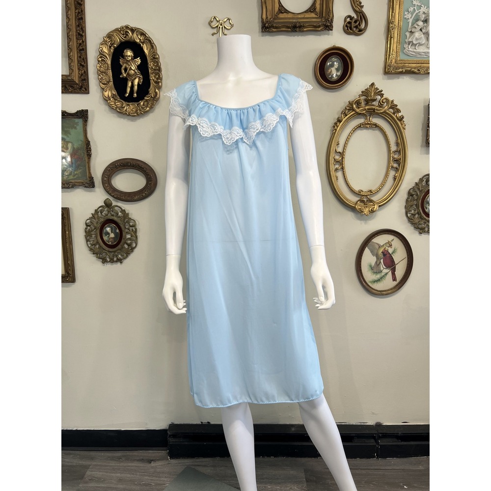Vintage Union Made Light Blue Nightgown Ruffle Lace Trim Sleepwear Size M